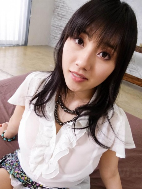 Azusa Nagasawa naken modell bild