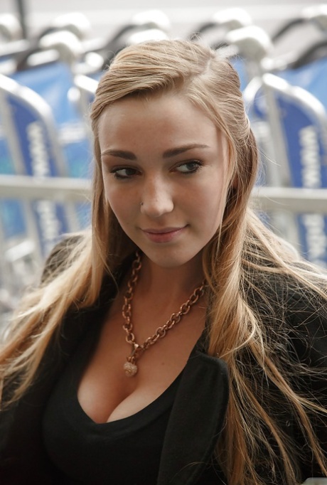 Kendra Sunderland stjärna vacker foton