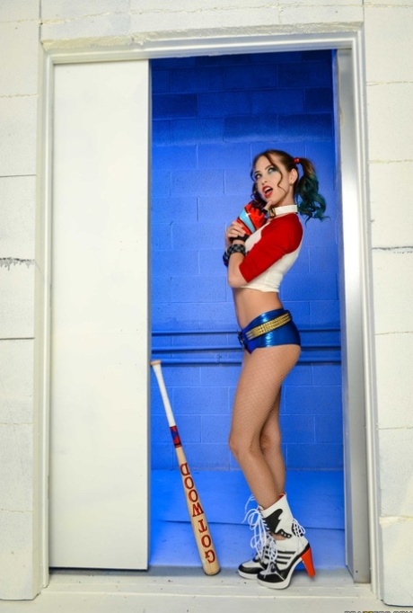 Harley Quinn modell sexig bild