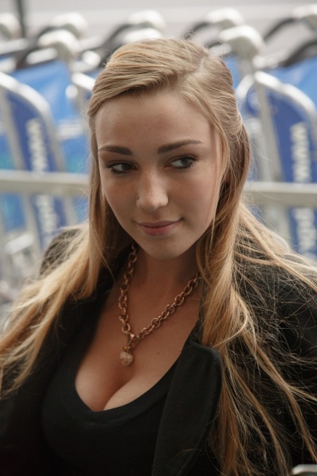 Kendra Sunderland modell het bild